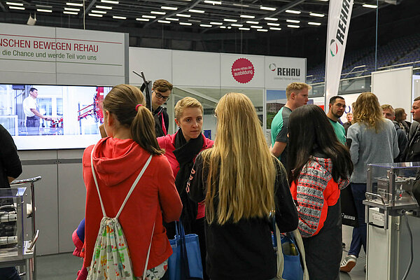 Auf der Messe zu sehen ist ein Bild auf der Messe