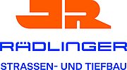 Strategisch sehr günstig, direkt an der A9 gelegen, hat die Rädlinger Straßen- und Tiefbau GmbH ihren Sitz im fränkischen Selbitz und wickelt von dort aus vor allem Baustellen in Nordbayern ab. Neben dem architektonisch einzigartigen Bürogebäude, das ein familiäres Arbeitsumfeld bietet, befindet sich außerdem eine moderne Werkstatthalle mit Großlager. Strategisch sehr günstig, direkt an der A9 gelegen, hat die Rädlinger Straßen- und Tiefbau GmbH ihren Sitz im fränkischen Selbitz und wickelt von dort aus vor allem Baustellen in Nordbayern ab. Neben dem architektonisch einzigartigen Bürogebäude, das ein familiäres Arbeitsumfeld bietet, befindet sich außerdem eine moderne Werkstatthalle mit Großlager.